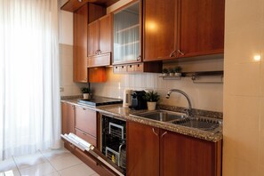 Comfort Apartment, Balcony, City View | Private kitchen
