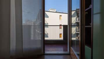 Comfort-huoneisto, parveke, kaupunkinäköala | Näkymä huoneesta