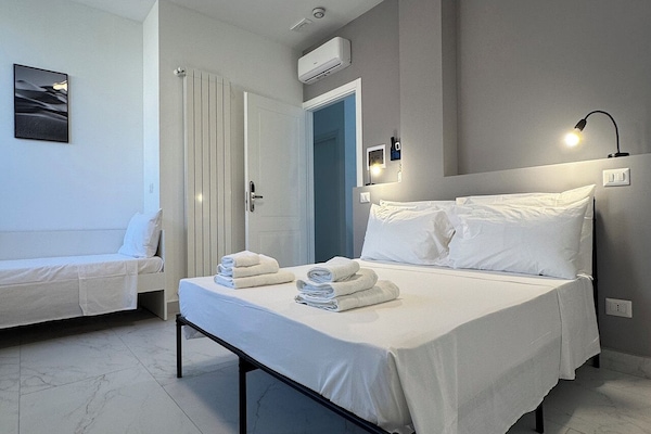 Deluxe-Dreibettzimmer, Nichtraucher, eigenes Bad | Badezimmer