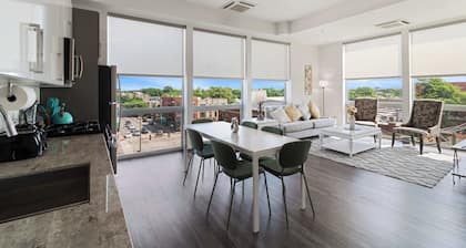 2BR City Loft Sweeping Glass Views
