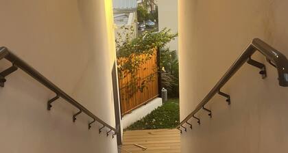 Less than 5 mins from the Lagoon - Top floor apartment in a quiet residence