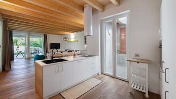 KĂŒhlschrank, Mikrowelle, GeschirrspĂŒler