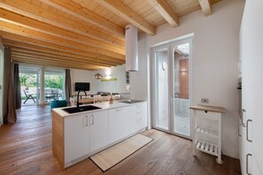 Kühlschrank, Mikrowelle, Geschirrspüler