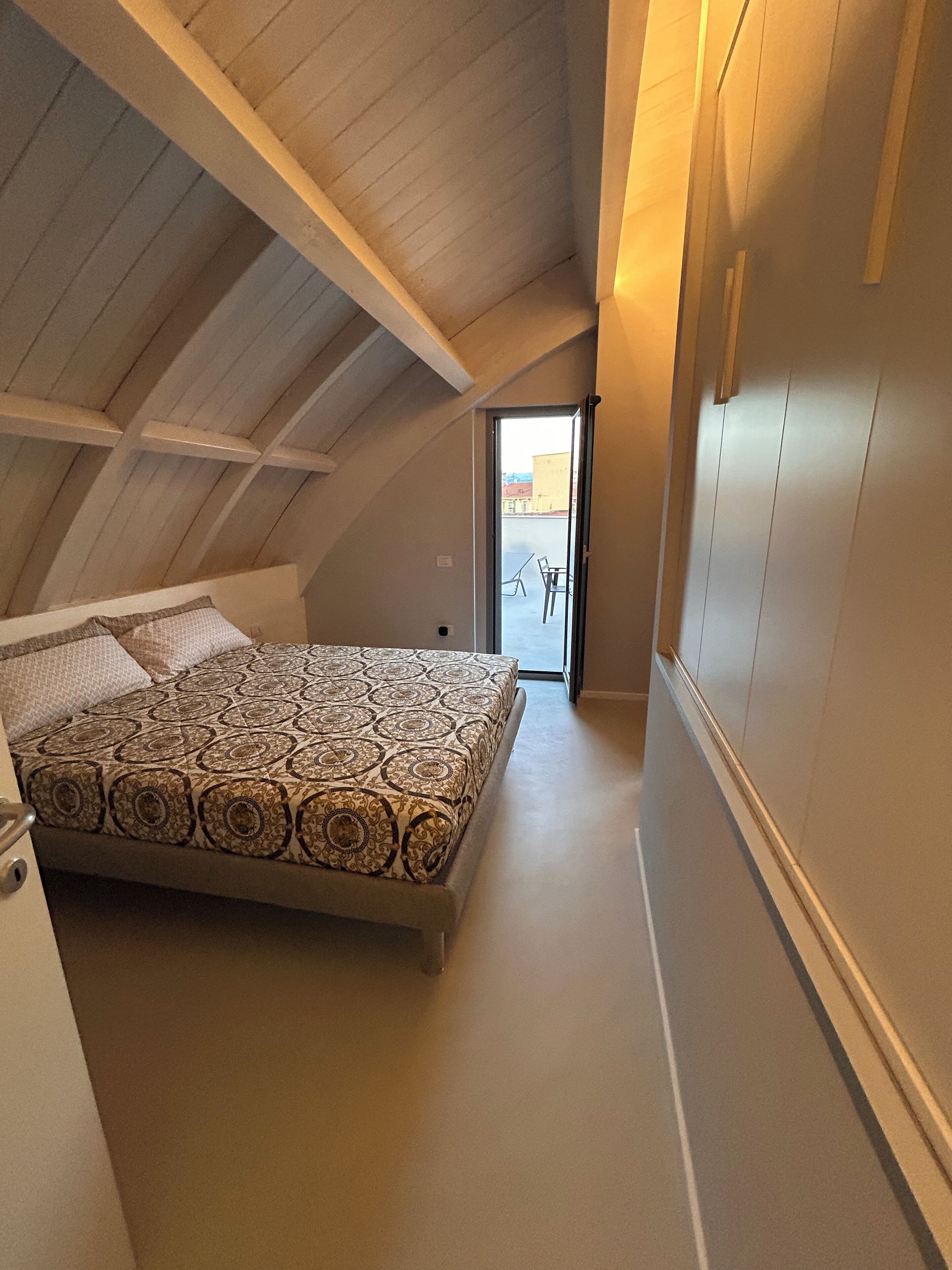 1 bedroom, desk, free WiFi, bed sheets