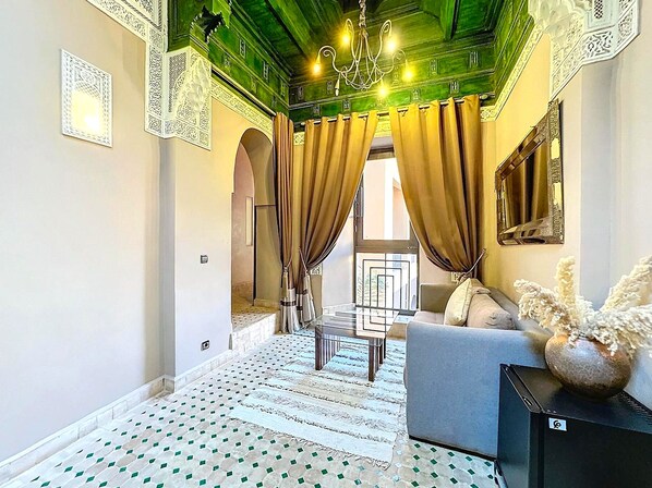 Family Suite, Patio, Courtyard View | In-room safe, individually decorated, free cribs/infant beds, free WiFi