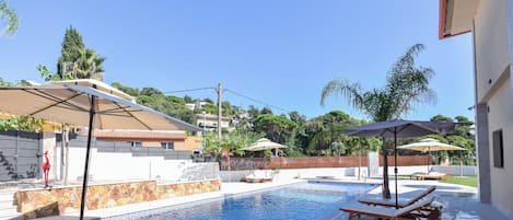室外游泳池