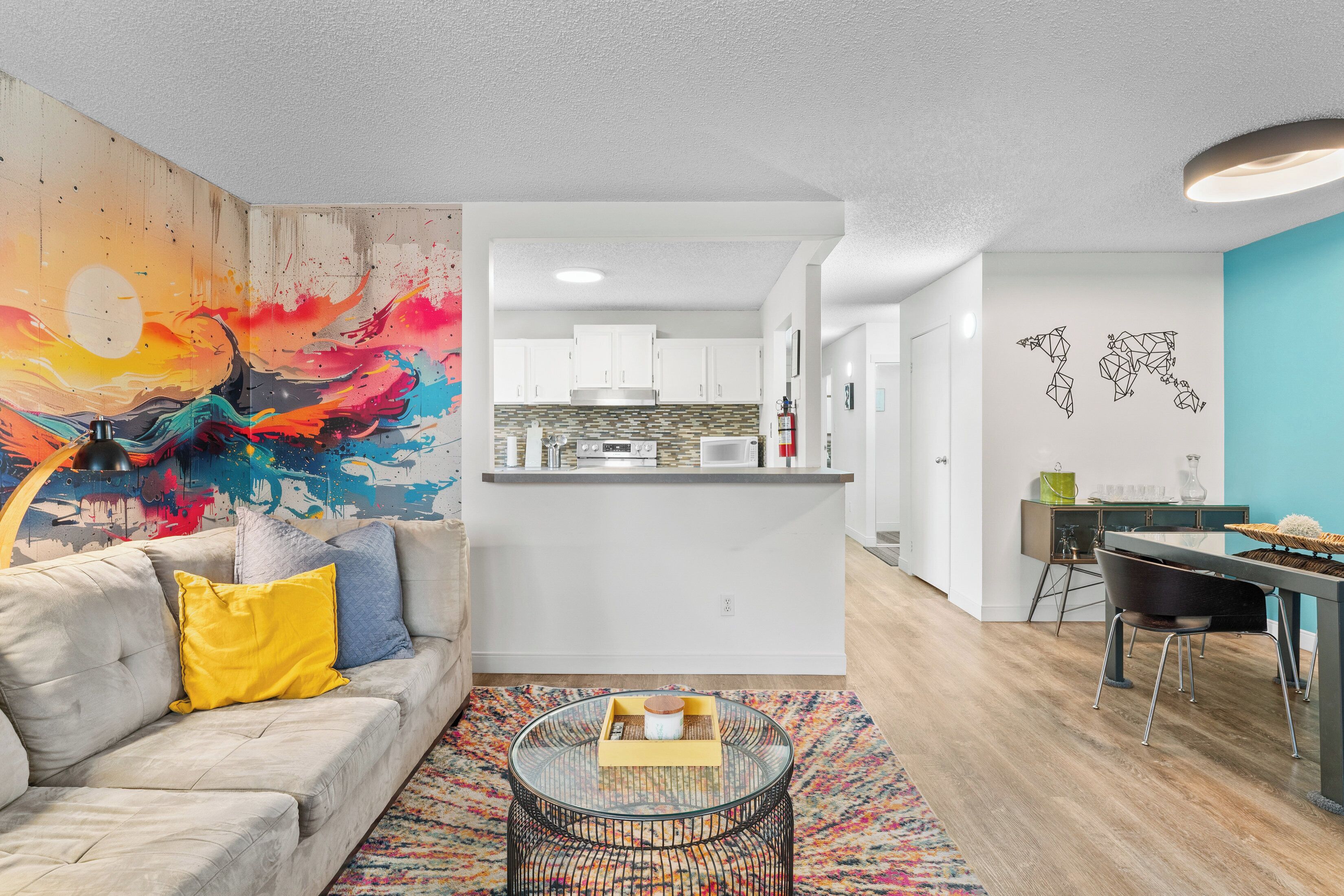 智能电视、办公室