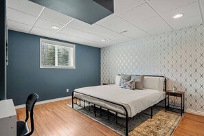 2 bedrooms, iron/ironing board, free WiFi, bed sheets