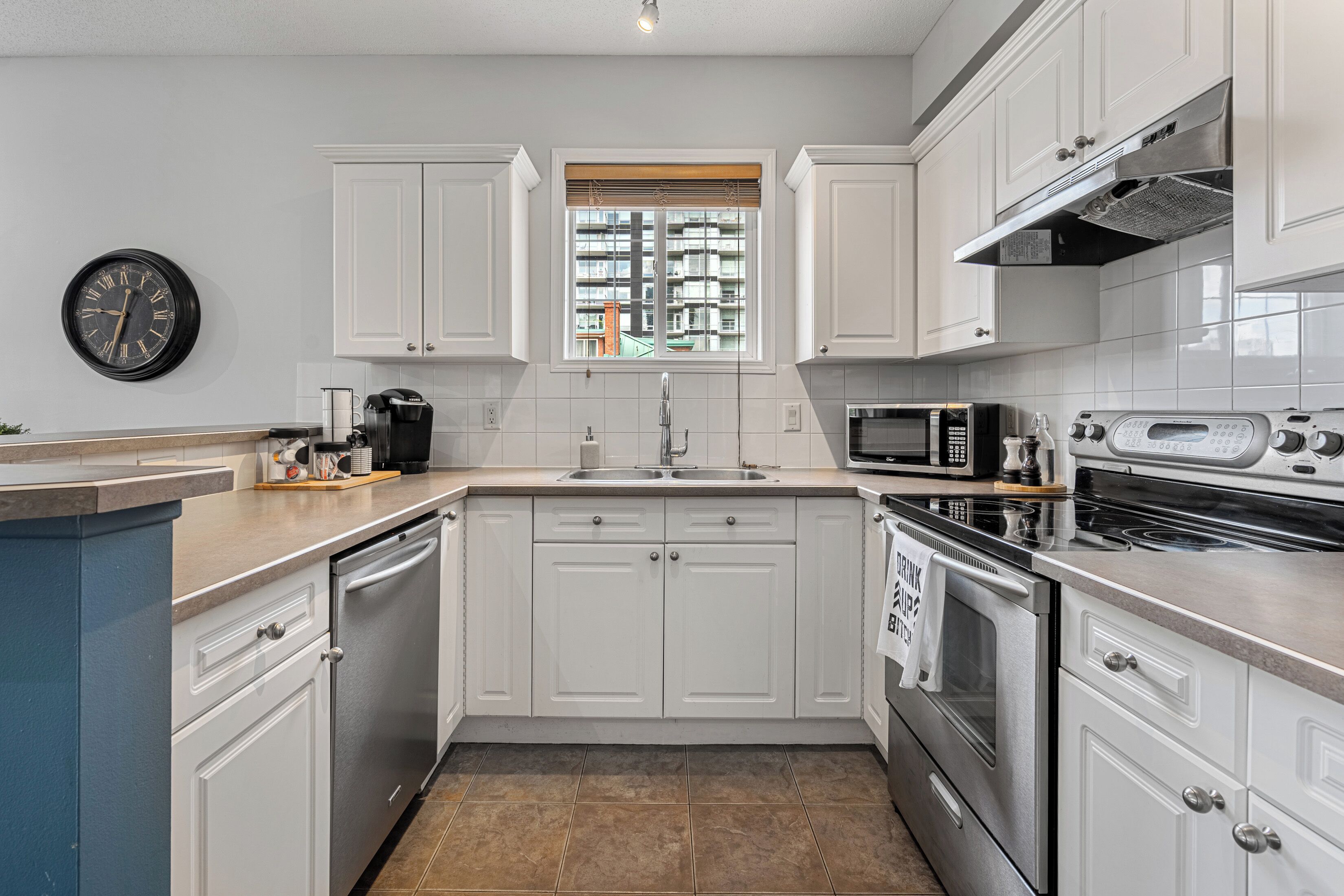 冰箱、微波炉、烤箱、炉灶