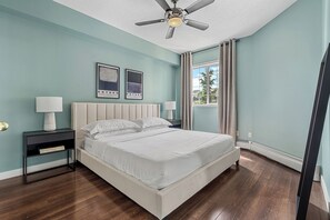 2 bedrooms, desk, iron/ironing board, free WiFi