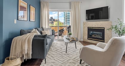 Tranquil Coastal Colour Inspired 2Bdrm w Parking