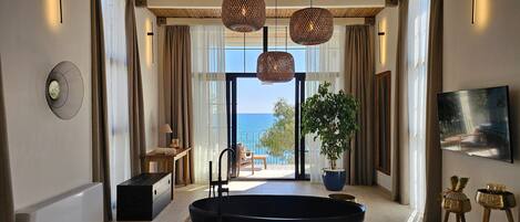 Cofres nos quartos, escrivaninha, espaço de trabalho para notebook