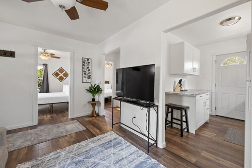 The Holcomb House Hideaway