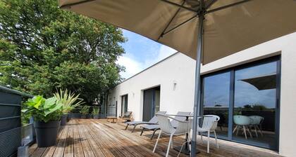 Grand appartement avec hammam, sauna, terrasse, entre Bordeaux et Saint-Emilion