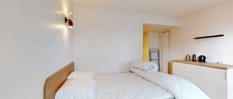 Căn hộ | 1 phòng ngủ, khu vực làm việc phù hợp cho laptop, bộ trải giường