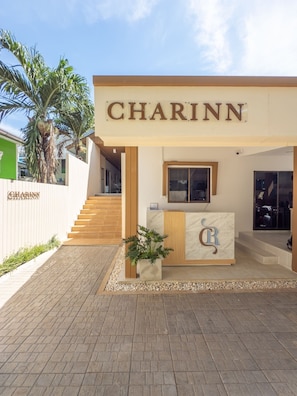 Exterior - Charinn Kohlarn (Koh Lan)