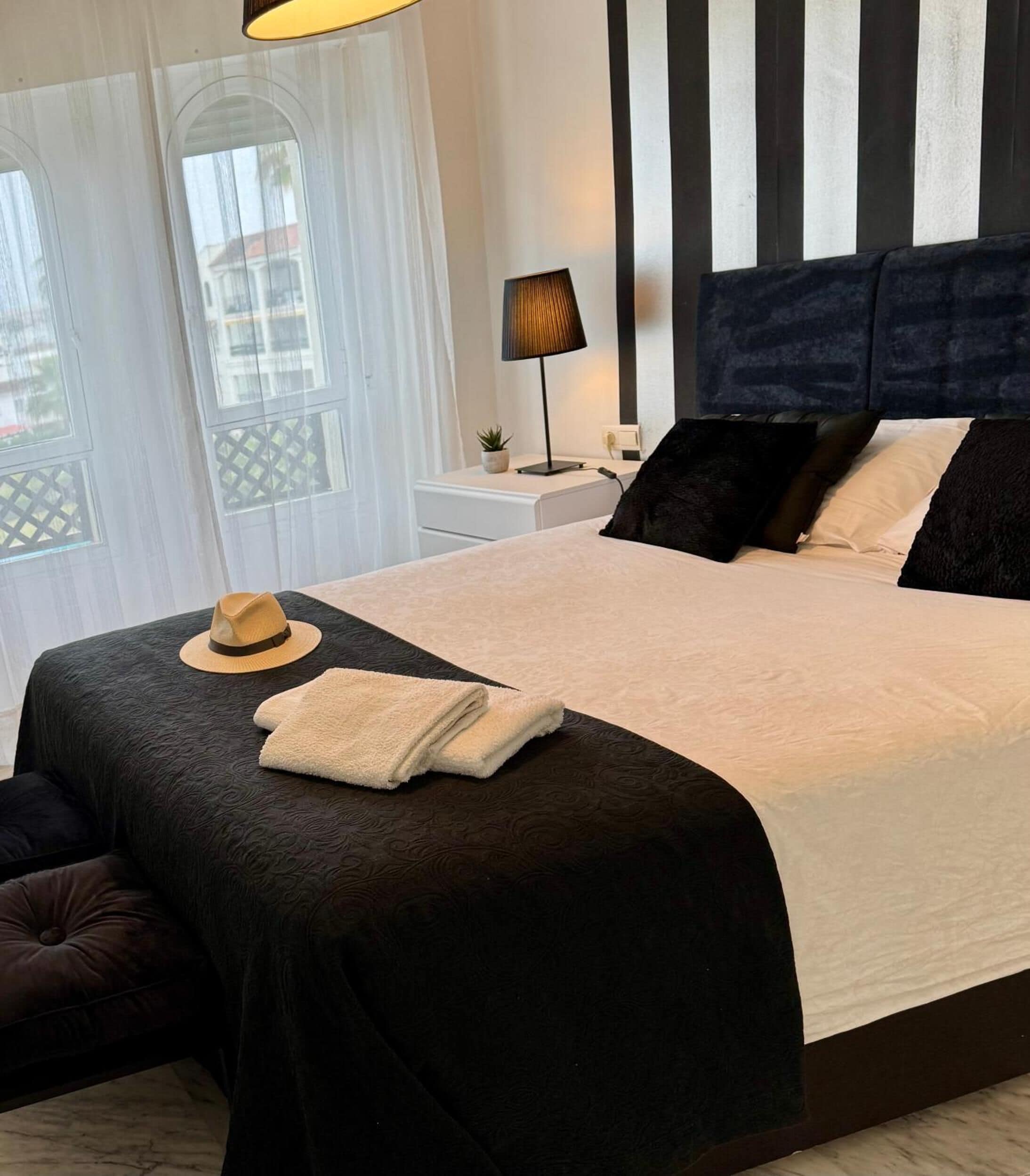 2 slaapkamers, een strijkplank/strijkijzer, wifi, beddengoed