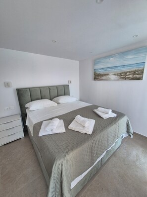 1 chambre, fer et planche à repasser, lit parapluie, Wi-Fi gratuit