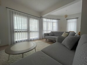 Living area - Deniz Manzaralı Geniş Teraslı Evimiz (Turgutreis)