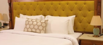 Kadamb Kuteer Vrindavan