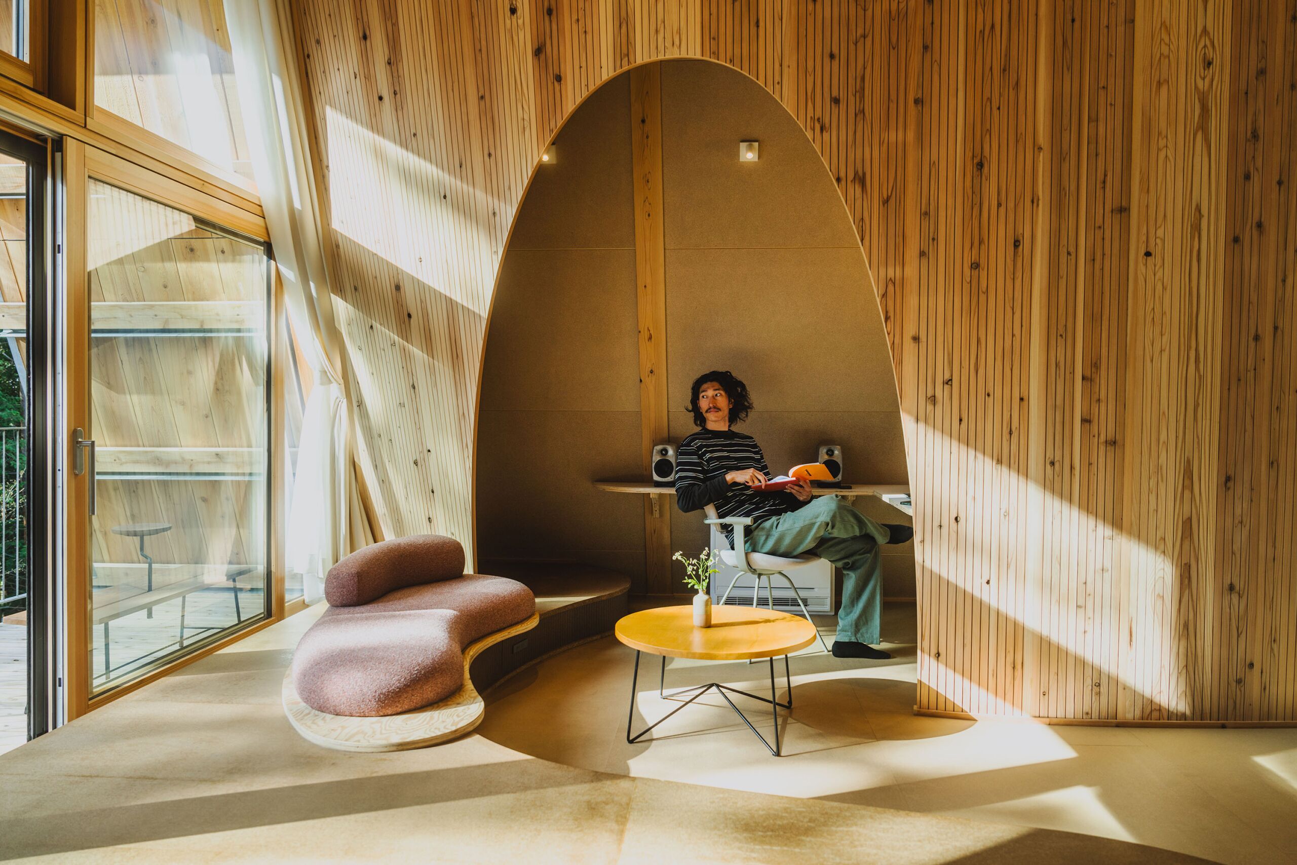 Meja, Wi-fi percuma, cadar katil 