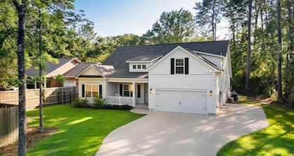 Pawleys Island Retreat with Private Pool