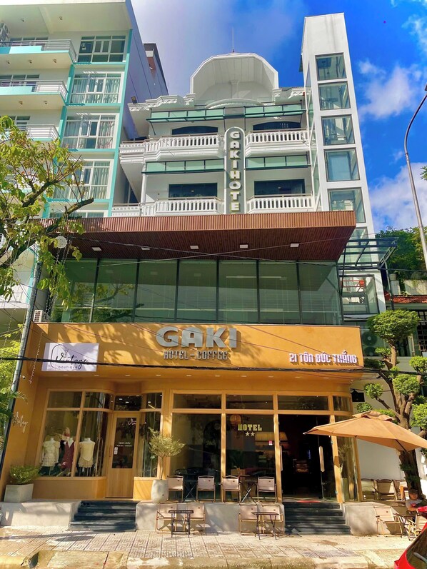 Fachada de la propiedad