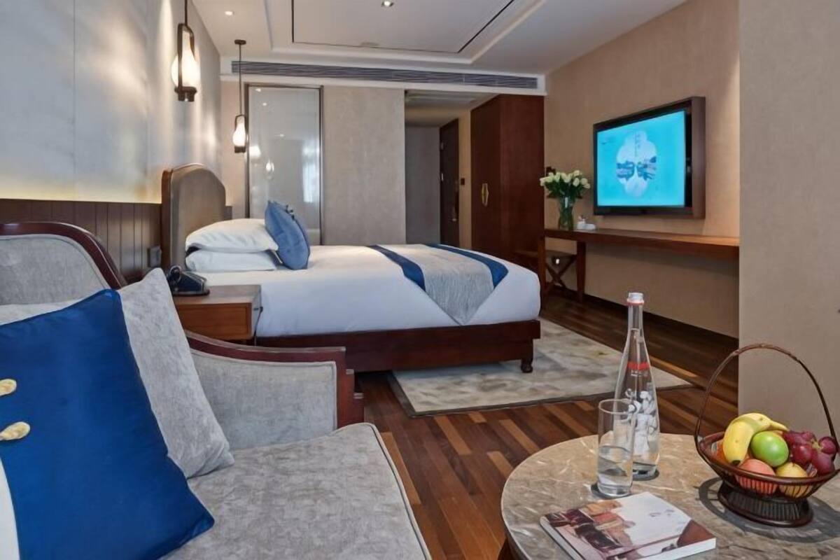 Ropa de cama de alta calidad y artículos del minibar gratis 