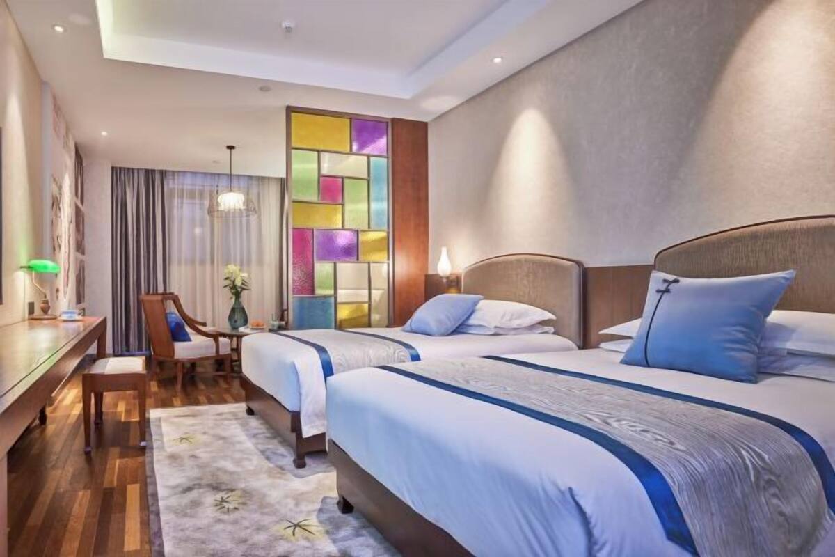 Ropa de cama de alta calidad y artículos del minibar gratis 