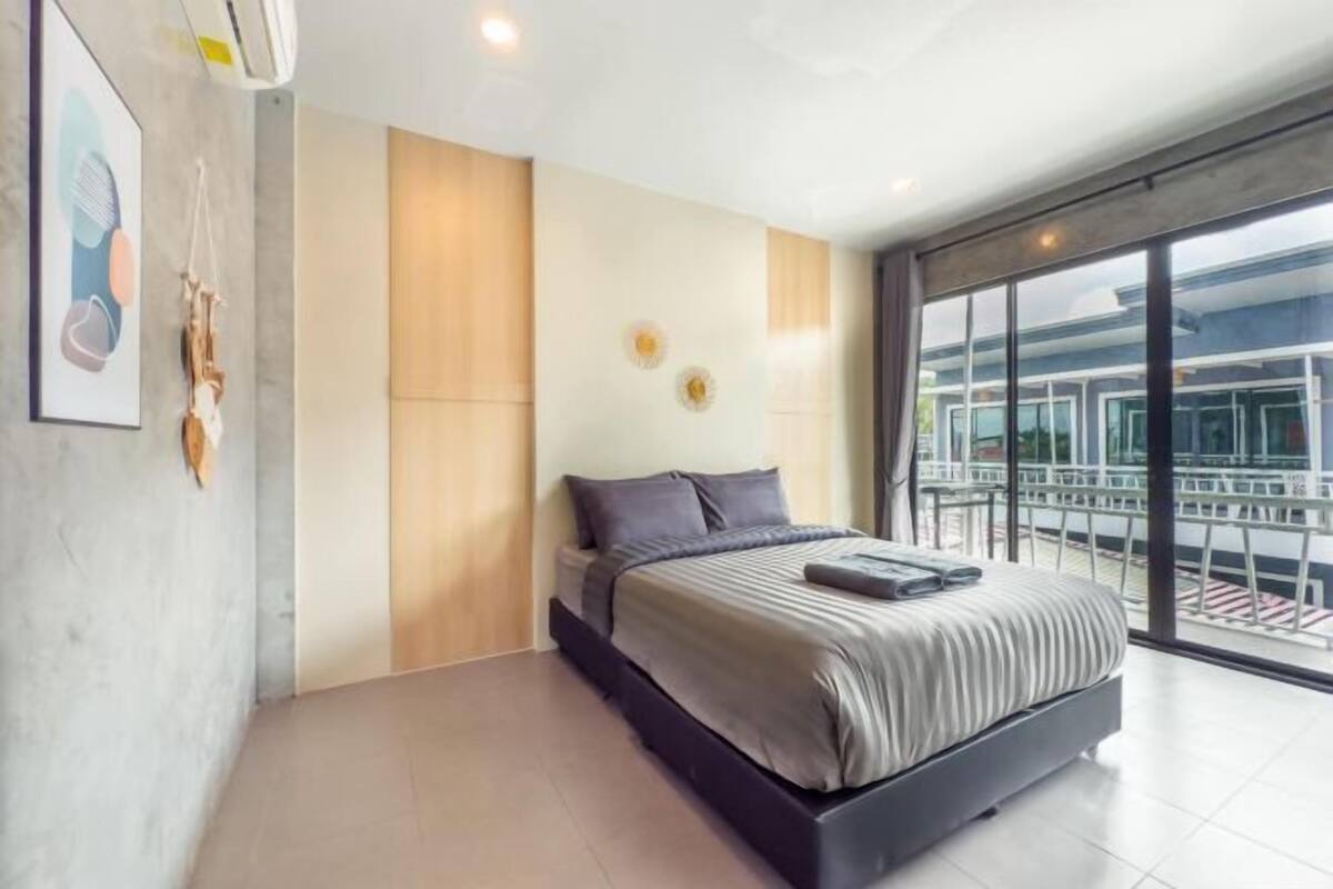 Premium bedding, soundproofing, bed sheets
