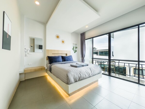 Literie de qualité supérieure, chambres insonorisées, draps fournis