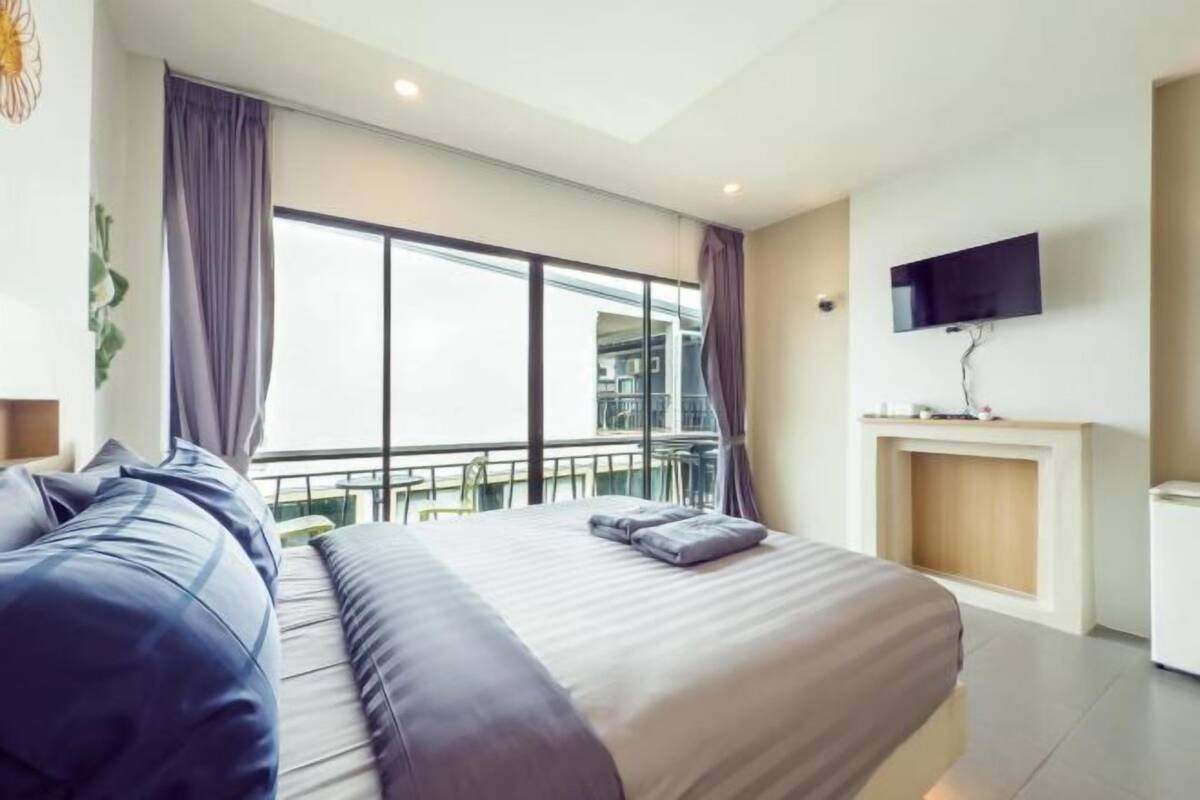 Premium bedding, soundproofing, bed sheets