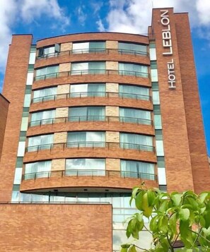 Exterior - Leblon Suites Hotel STD3 -Breakfast Buffet-42m2-AA (Medellín)