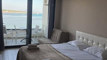 Premium bedding, individually decorated, individually furnished, desk