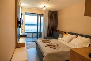 Premium bedding, memory-foam beds, individually decorated - Seastar Apartments (Ulcinj)