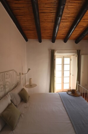 Wifi gratis y ropa de cama