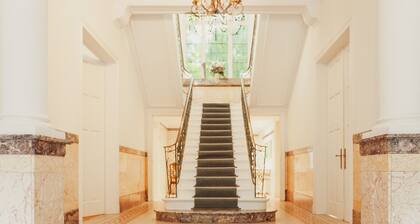 Villa Thor A Majestic 100-year-old Manor