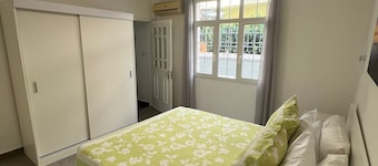 3-bedroom villa Agape beautiful Rivière Noire with WiFi, AC