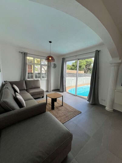 3-bedroom villa Agape beautiful Rivière Noire with WiFi, AC