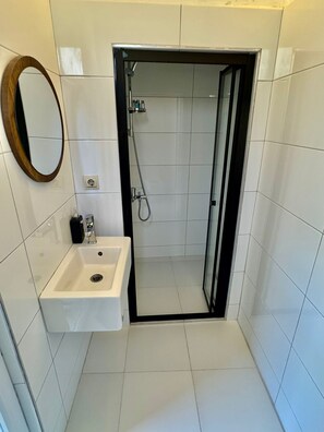 Standard Double Room, City View | Bathroom - HEYBELIADA  (Adalar)