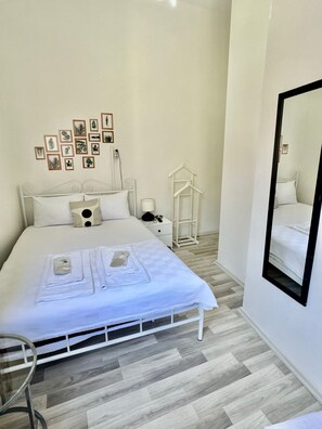 Standard Double Room, City View | Desk, laptop workspace, free WiFi, bed sheets - HEYBELIADA  (Adalar)