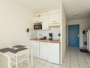 Kühlschrank, Ofen, Herdplatte, Geschirrspüler