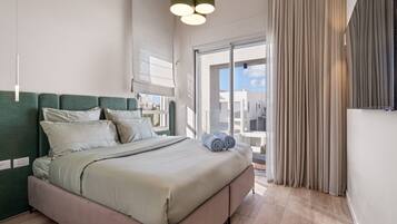 7 bedrooms, in-room safe, iron/ironing board, free WiFi