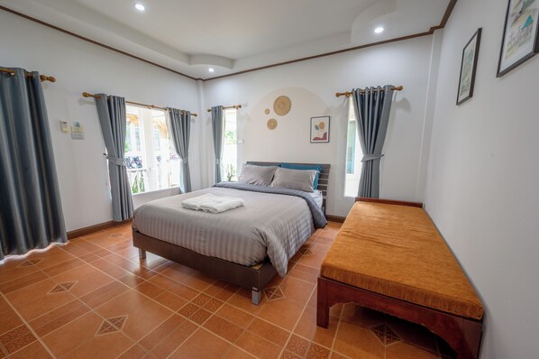 Studio de base | Système d’insonorisation, accès au Wi-Fi (inclus)