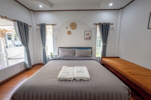 Basic Studio | Soundproofing, free WiFi