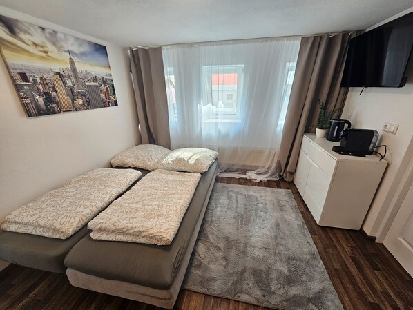 2 bedrooms, WiFi, bed sheets