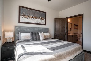 3 bedrooms, free WiFi, bed sheets, wheelchair access