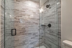 Shower, hair dryer - Experience luxury in Winter Park at Arrow 206 (Winter Park)