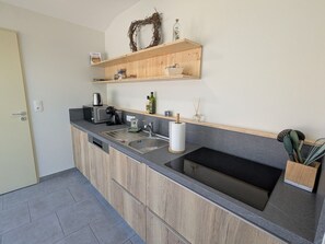 Frigorifero, microonde, lavastoviglie