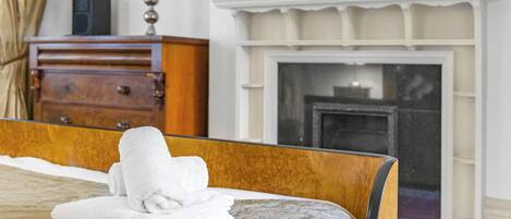 3 slaapkamers, een strijkplank/strijkijzer, reisbedje, wifi